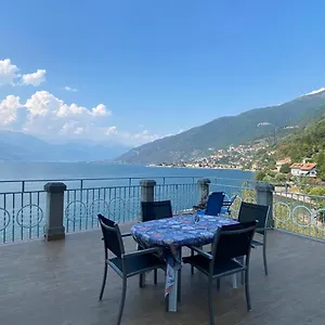 With Big Terrace And Direct Access To The Beach , Varenna Italy