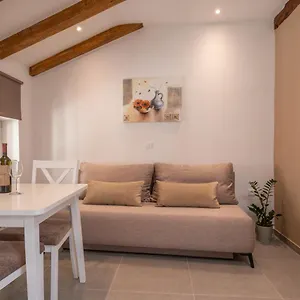 Aaa & With Free Parking , Pula Croatia